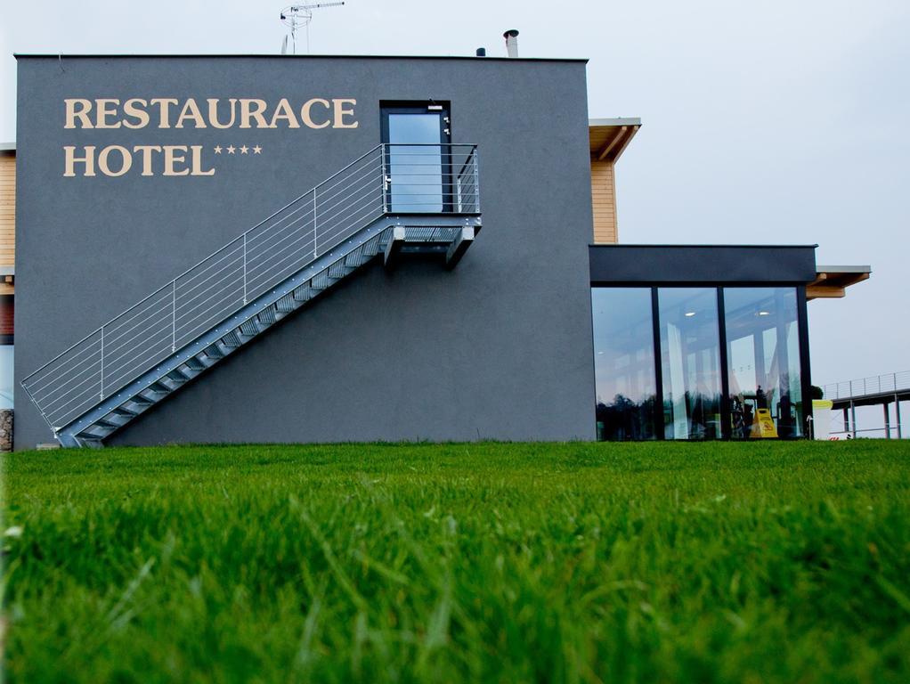 Konference Park Hotel Hradec Králové Exterior foto